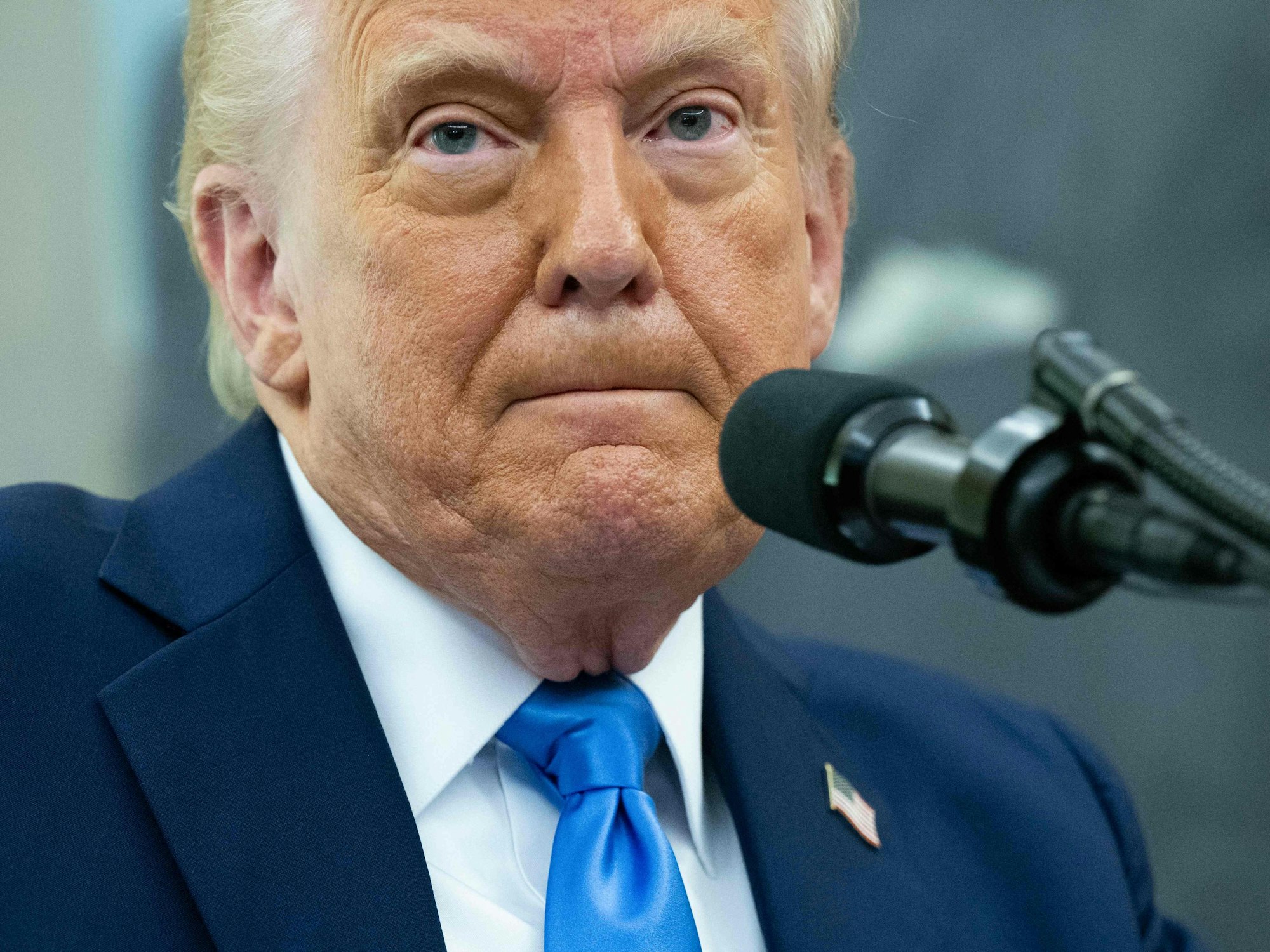 US-Präsident Donald Trump, hier am 28. März 2025, hat in einem NBC-Interview heftige Worte für Wladimir Putin gefunden.