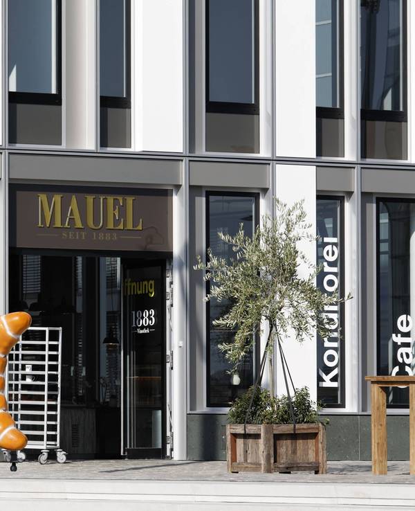 Eine Filiale der Traditionsbäckerei Mauel im Kölner Rheinauhafen (2011): Die Traditionsbäckerei aus Meckenheim schließt nach über 140 Jahren.