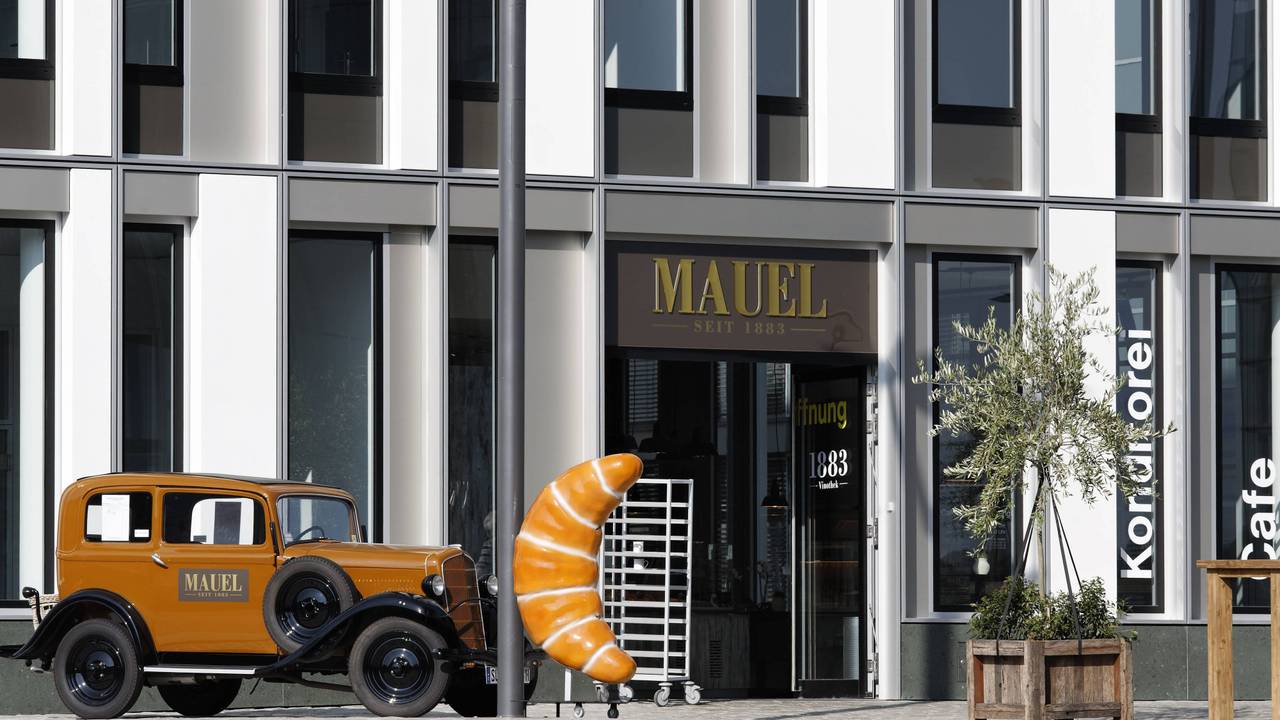 Eine Filiale der Traditionsbäckerei Mauel im Kölner Rheinauhafen (2011): Die Traditionsbäckerei aus Meckenheim schließt nach über 140 Jahren.