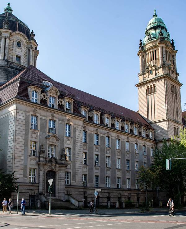 Das Amtsgericht Tiergarten auf der Turmstraße in Berlin von außen.