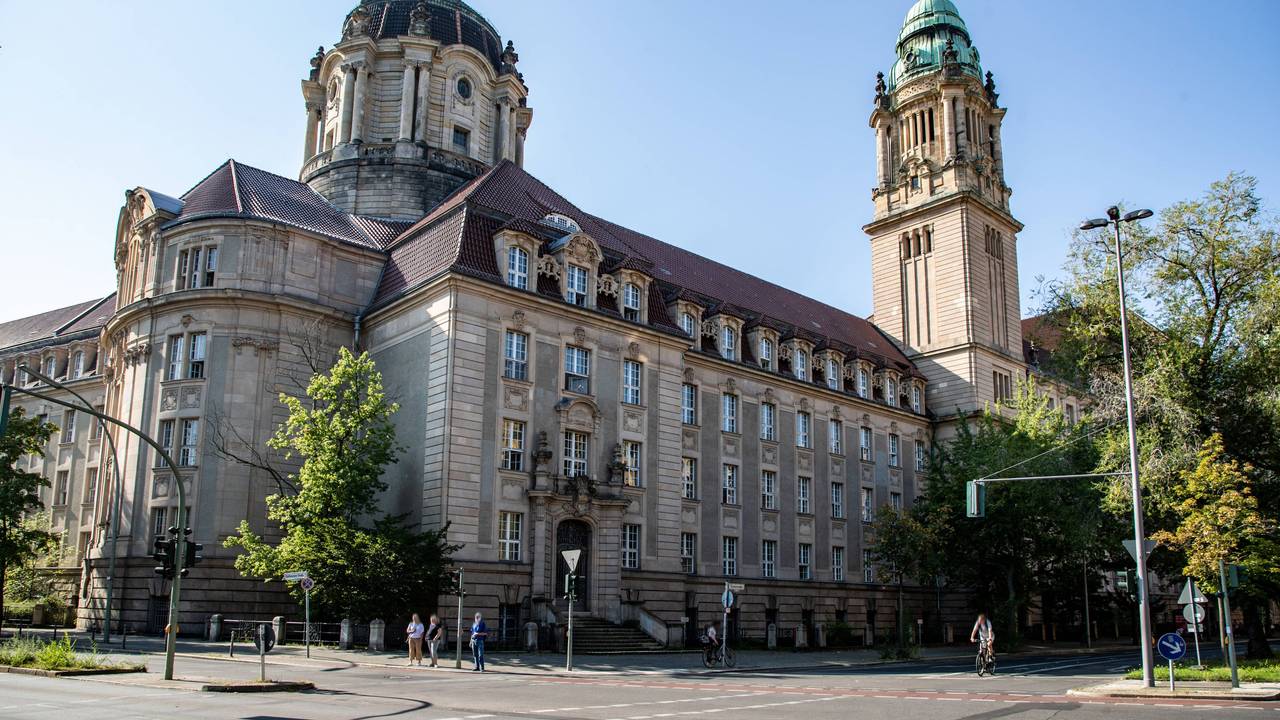 Das Amtsgericht Tiergarten auf der Turmstraße in Berlin von außen.
