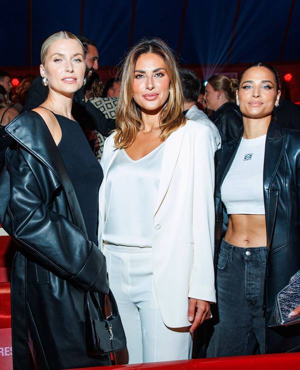 Jana Azizi (M.) posiert mit Lena Gercke und Amira Aly.