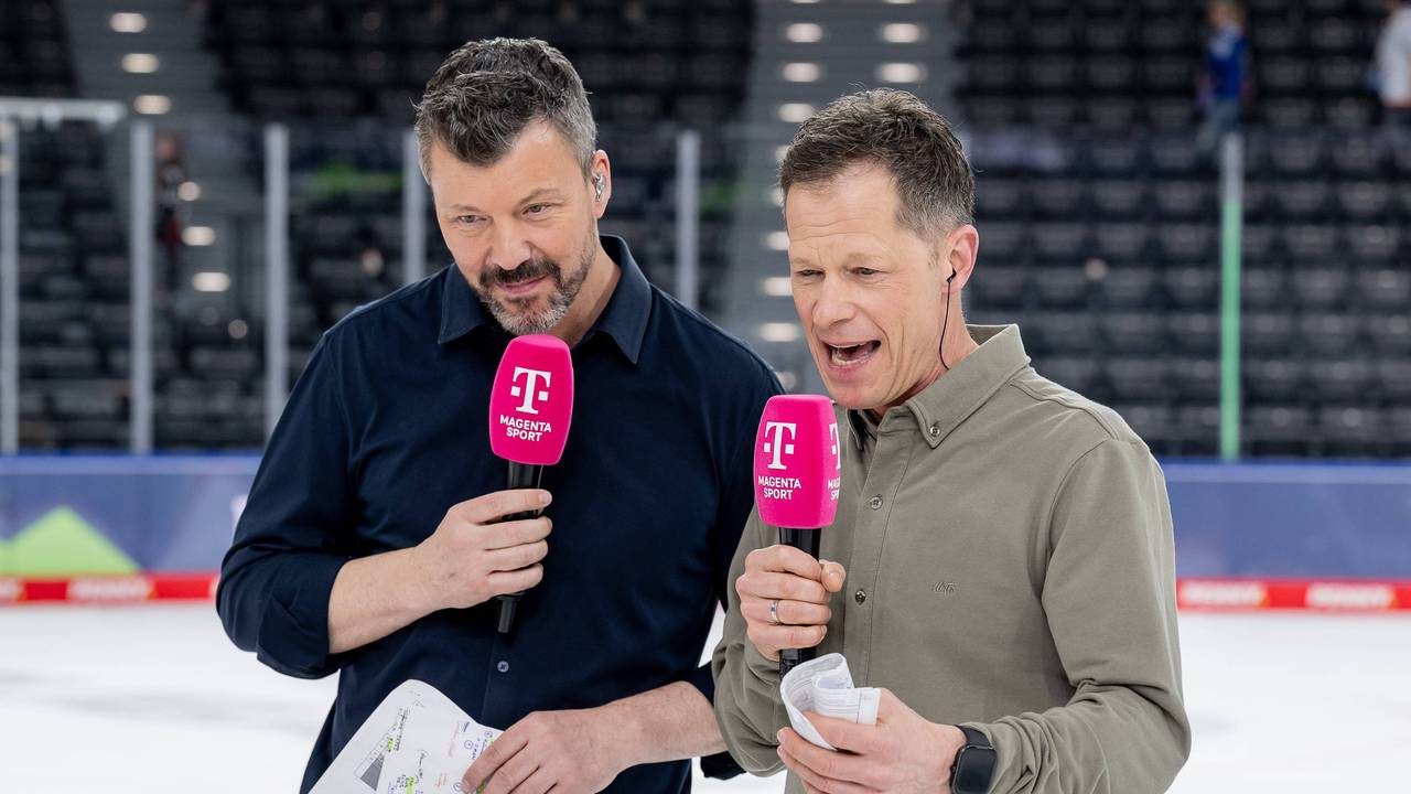 Rick Goldmann und Sascha Bandermann auf dem Eis für MagentaSport im Einsatz.