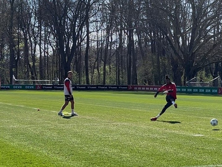 Damion Downs beim Torschusstraining