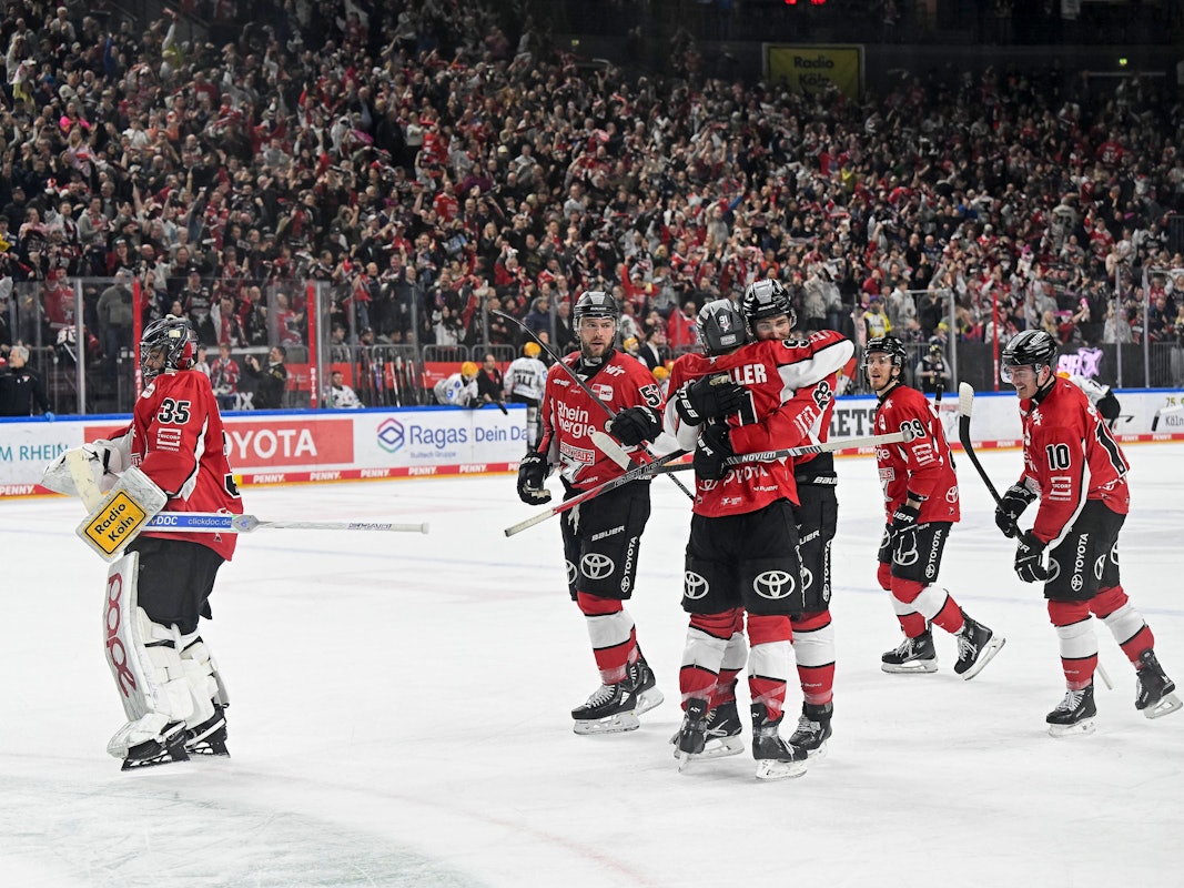 Kölner Torjubel nach dem 3:1 im DEL Viertelfinale.