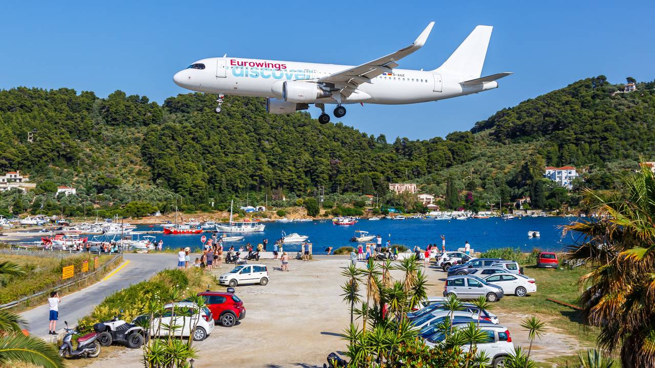 Eine Eurowings-Maschine landet in Griechenland.
