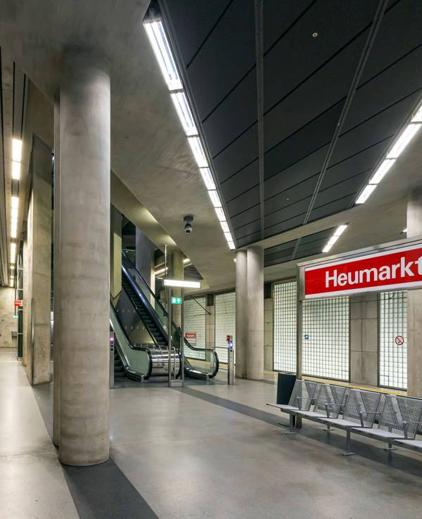 Die unterirdische KVB-Haltestelle am Heumarkt.