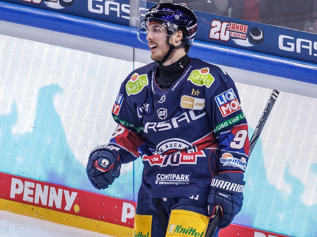 Ty Ronning freut sich.