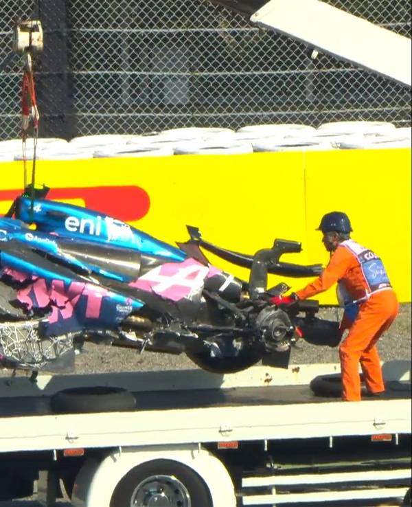 Der zerstörte Rennwagen von Jack Doohan nach seinem Crash beim Training der Formel 1 in Japan am Freitag