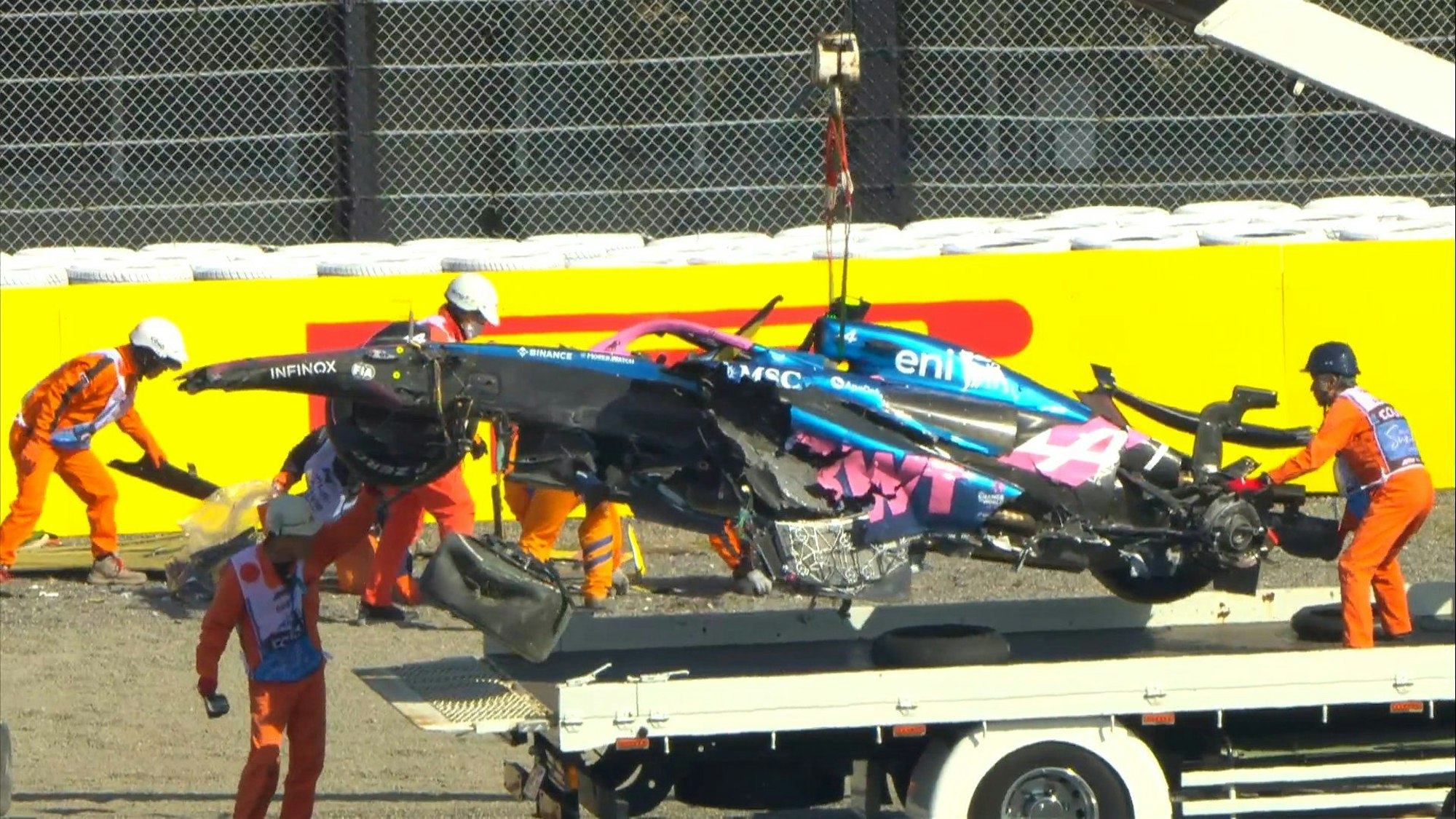 Der zerstörte Rennwagen von Jack Doohan nach seinem Crash beim Training der Formel 1 in Japan am Freitag