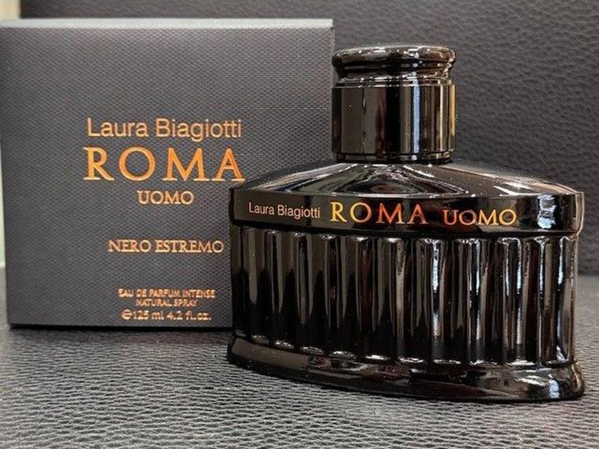 Roma Uomo Nero Estremo Eau de Parfum Intense von Laura Biagiotti
Roma (40 ml, 65 Euro)