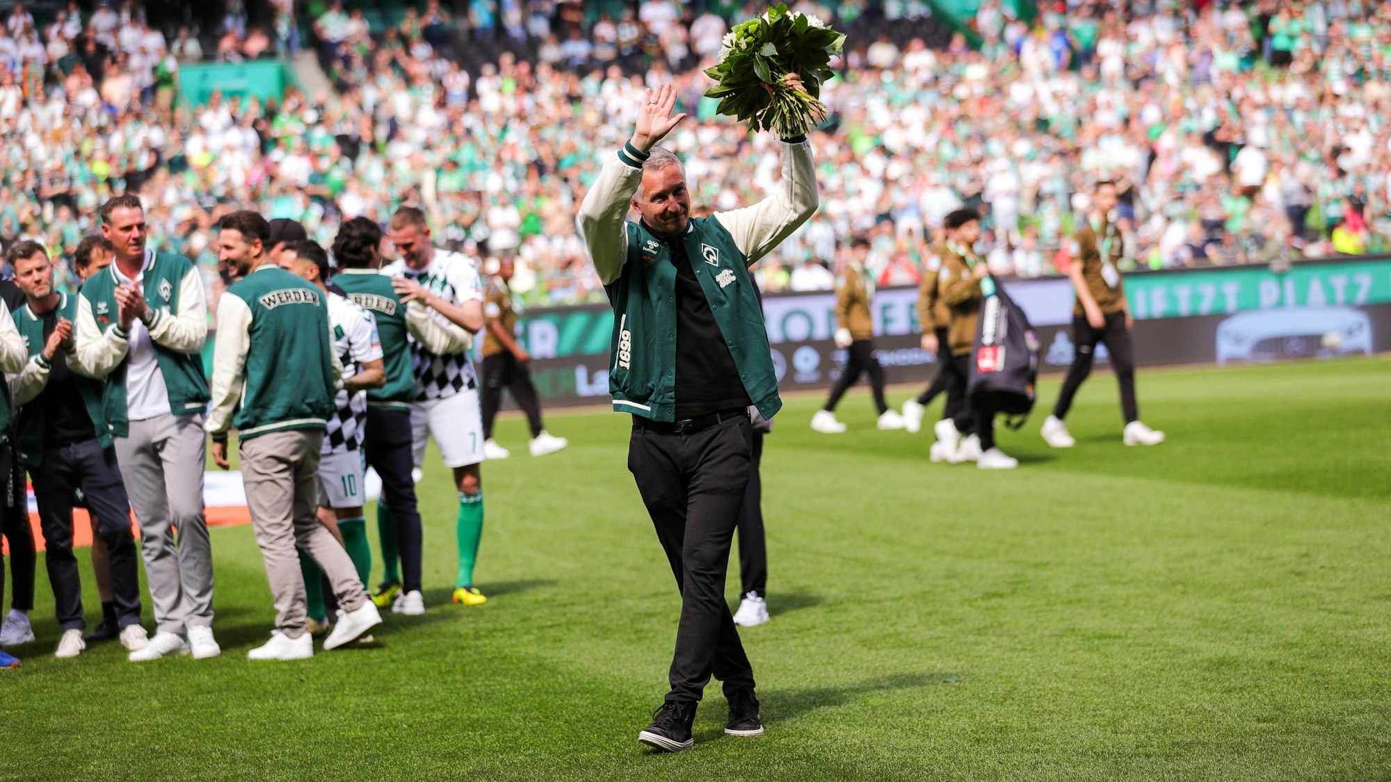 Frank Baumann wird bei Werder Bremen verabschiedet.