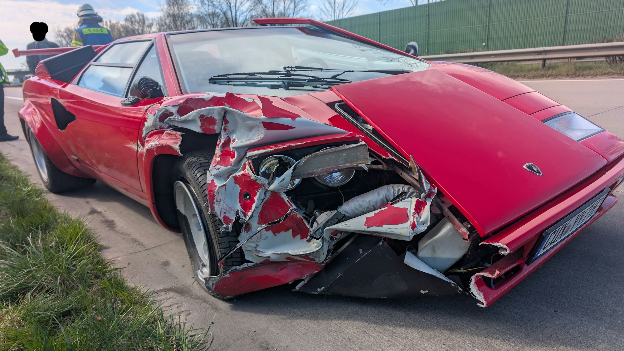 Bei dem Unfall wurde der Lamborghini stark beschädigt.