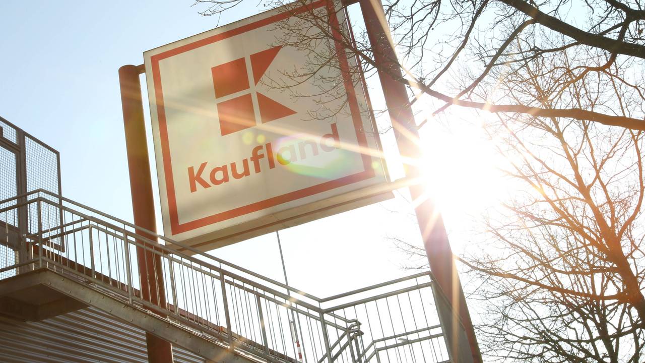 Das Schild vor einer Kaufland-Filiale in Hamburg.