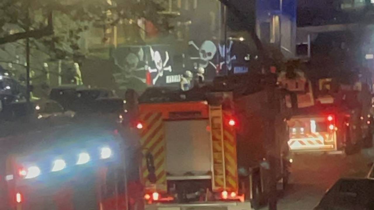 Bei einem Kasalla-Konzert in Köln-Mülheim kam es am Sonntagabend zu einem Feuer.