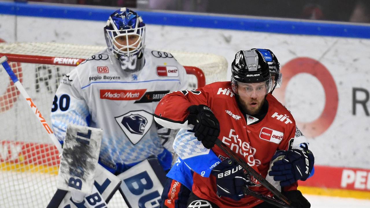 Keeper Christian Heljanko und Parker Tommie in Aktion.