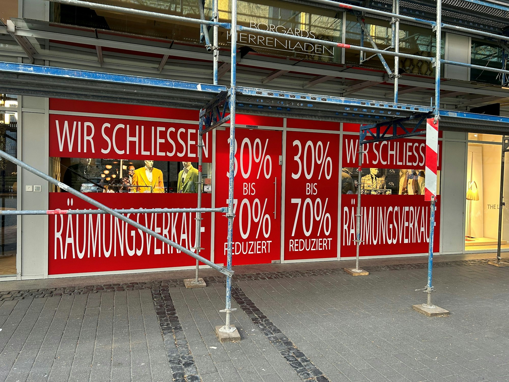 Außenansicht von Borgards Herrenladen in Köln.