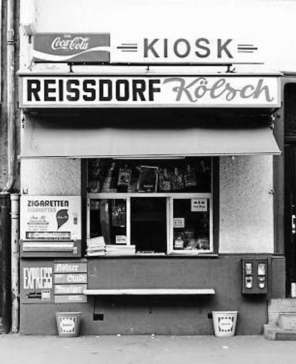 Blick auf ein Büdchen.