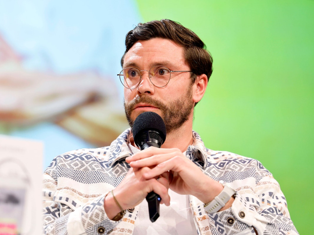 Fußballer Jonas Hector auf der Lit.Cologne 2025.