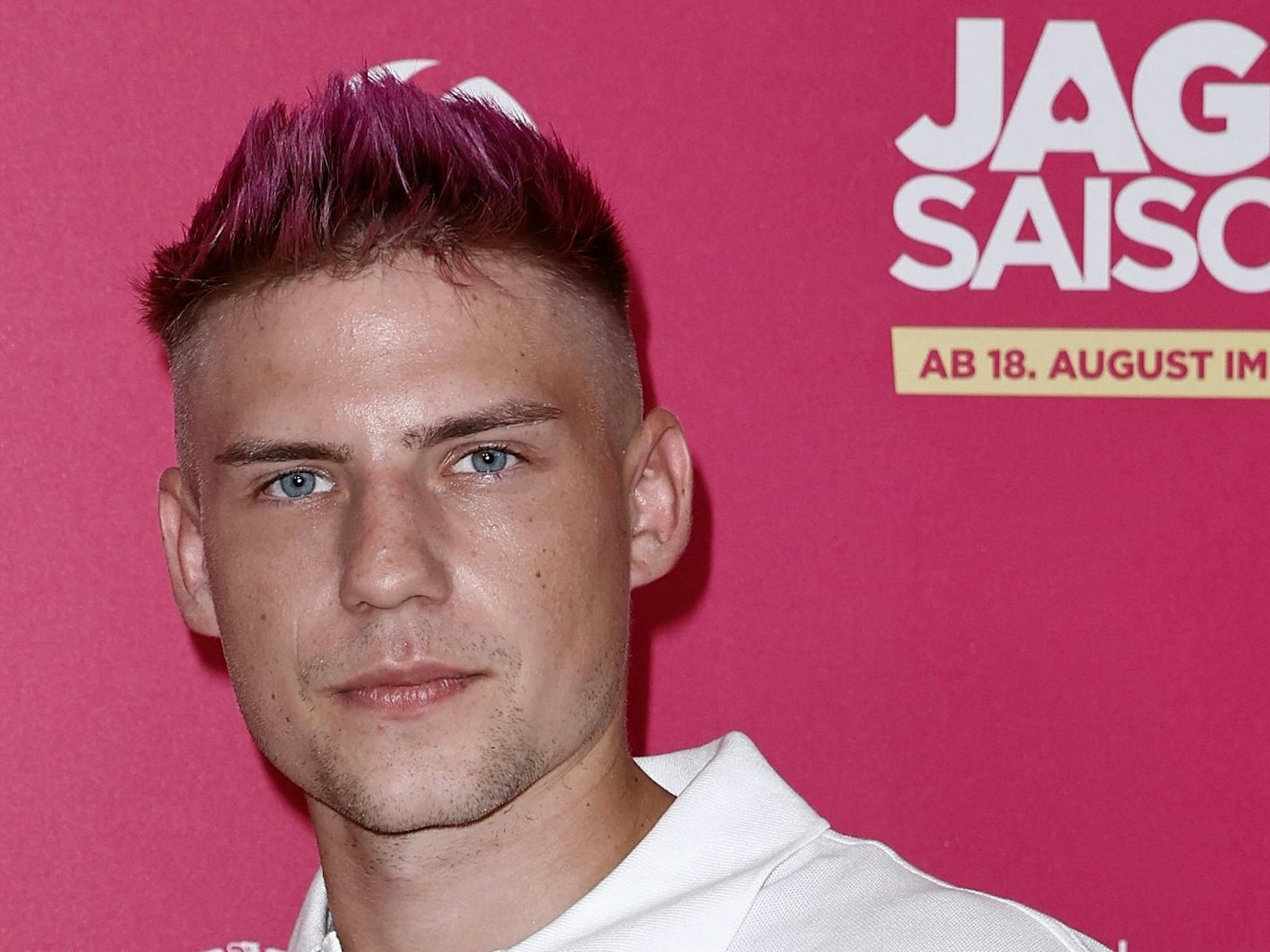 Schauspieler Lennart Borchert, hier im august 2022 auf dem roten Teppich vor der Premiere des Films ‚Jagdsaison‘, wird Vater.