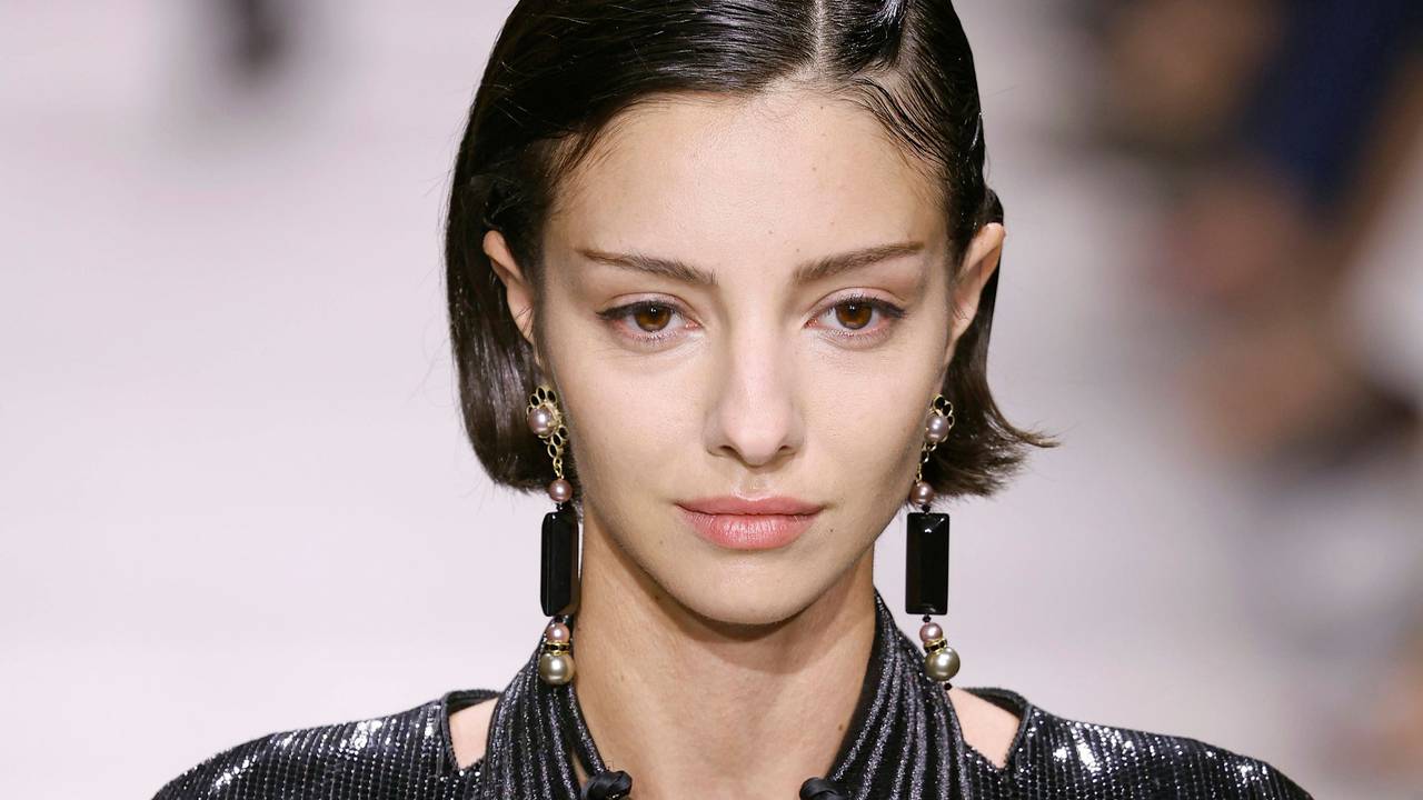Lucy Markovic bei einer Armani-Show.