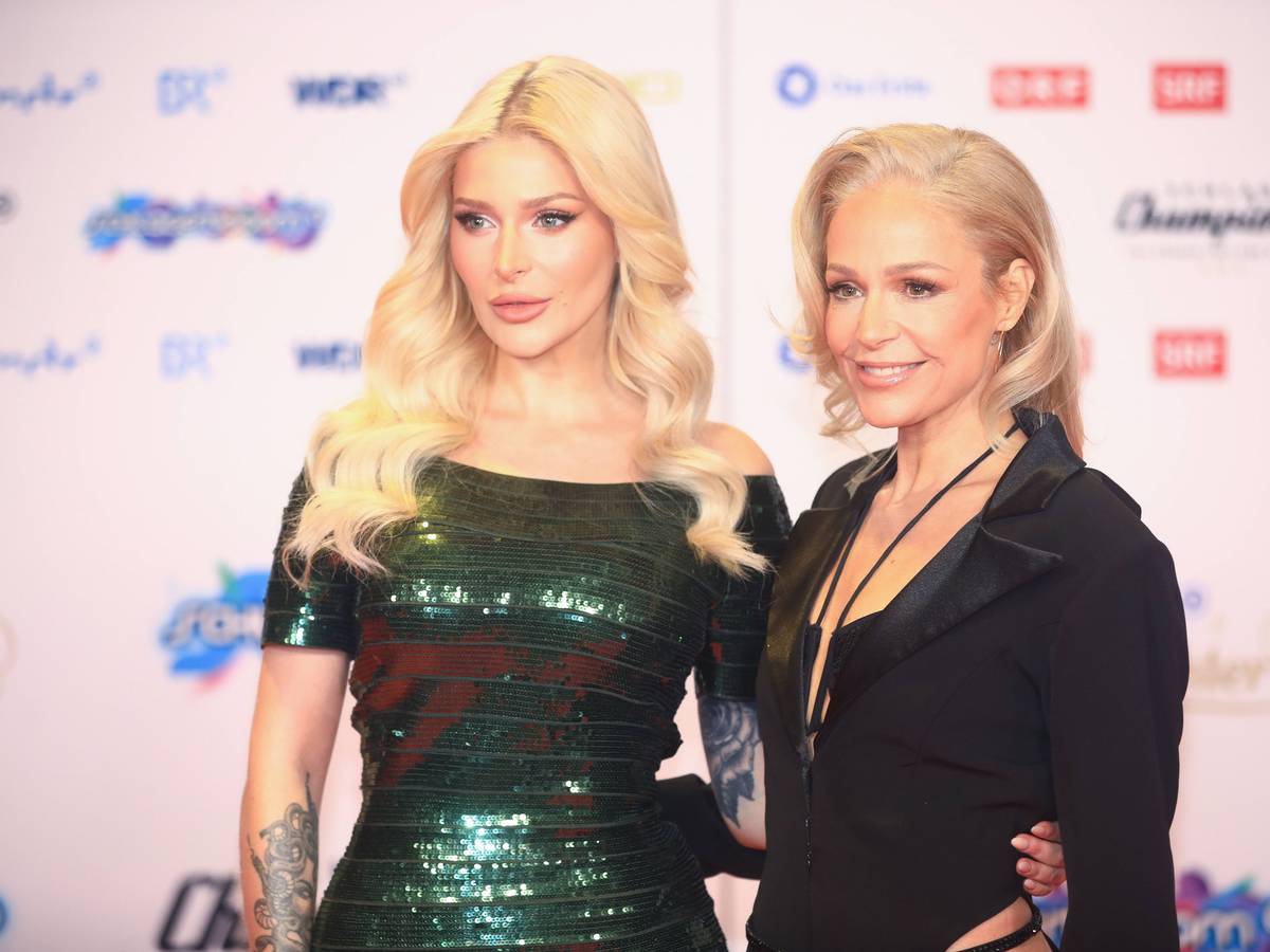 Schlagerstar Michelle mit Marie Reim.