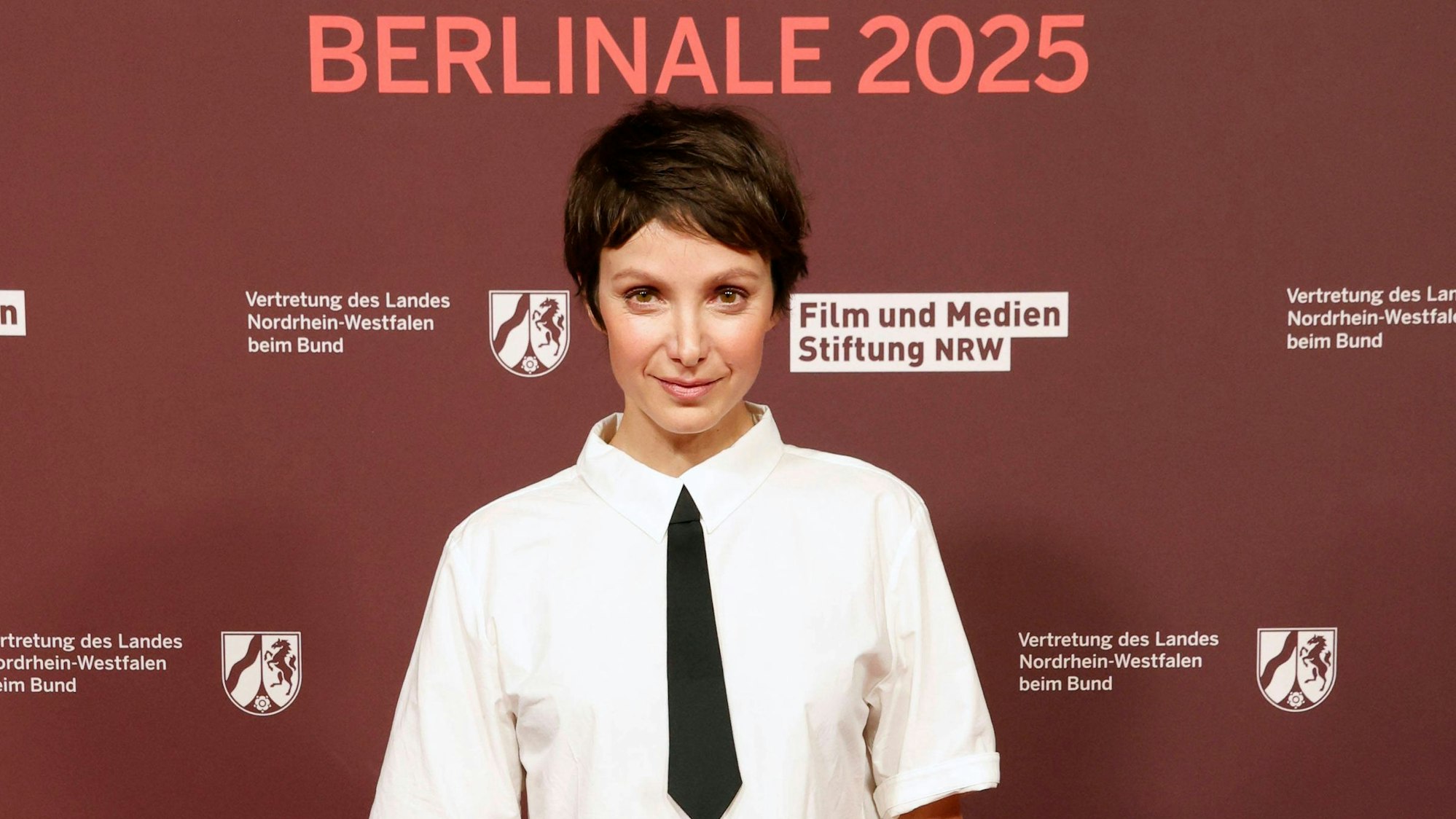 Julia Koschitz beim 22. NRW Empfang des Landes NRW und der Film- und Medienstiftung NRW im Rahmen der Berlinale 2025 in der Vertretung des Landes Nordrhein-Westfalen.