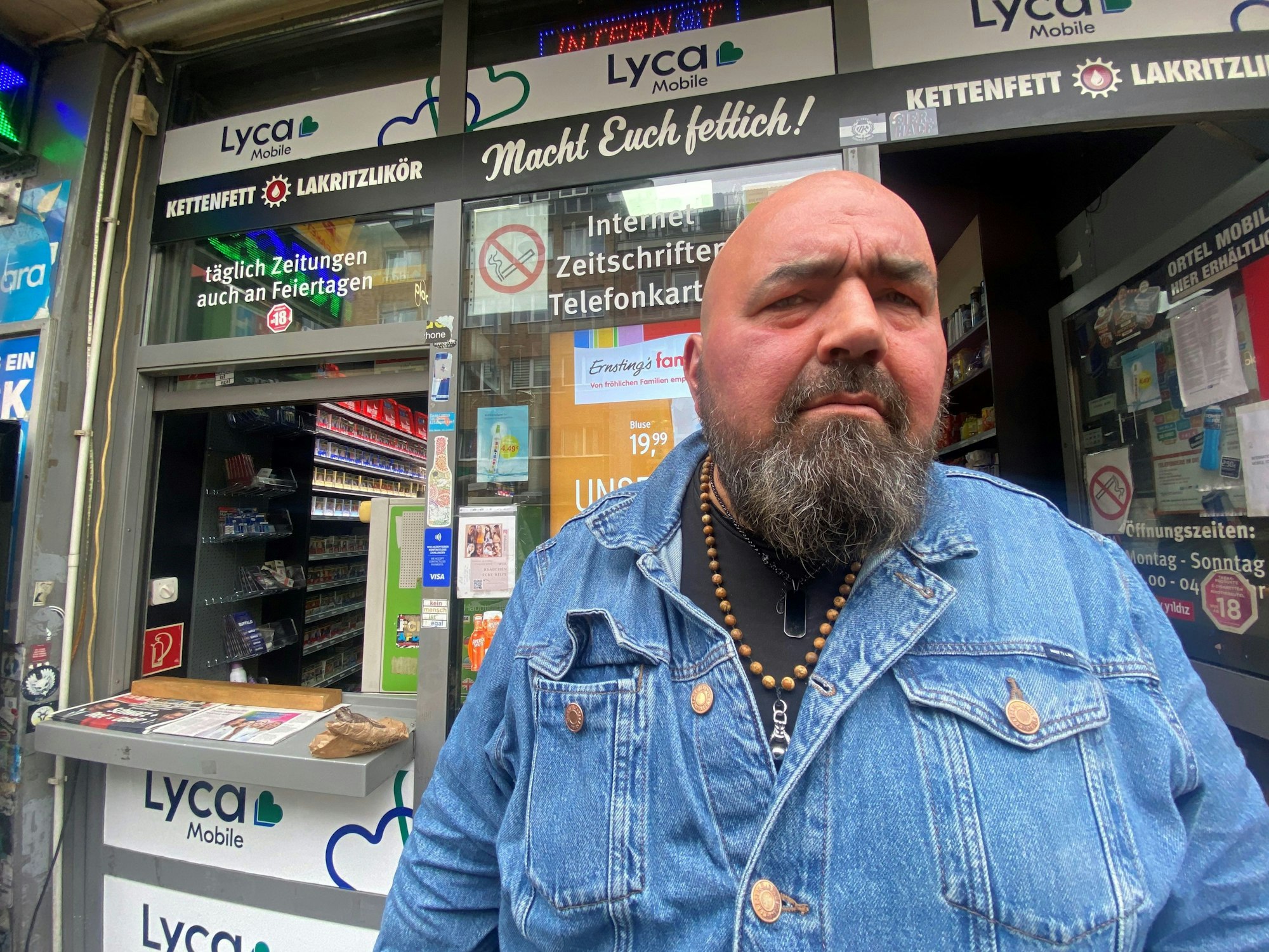 Senol Cosan vom „Kiosk Ergin“ in Köln-Ehrenfeld kennen viele als „Baba“.