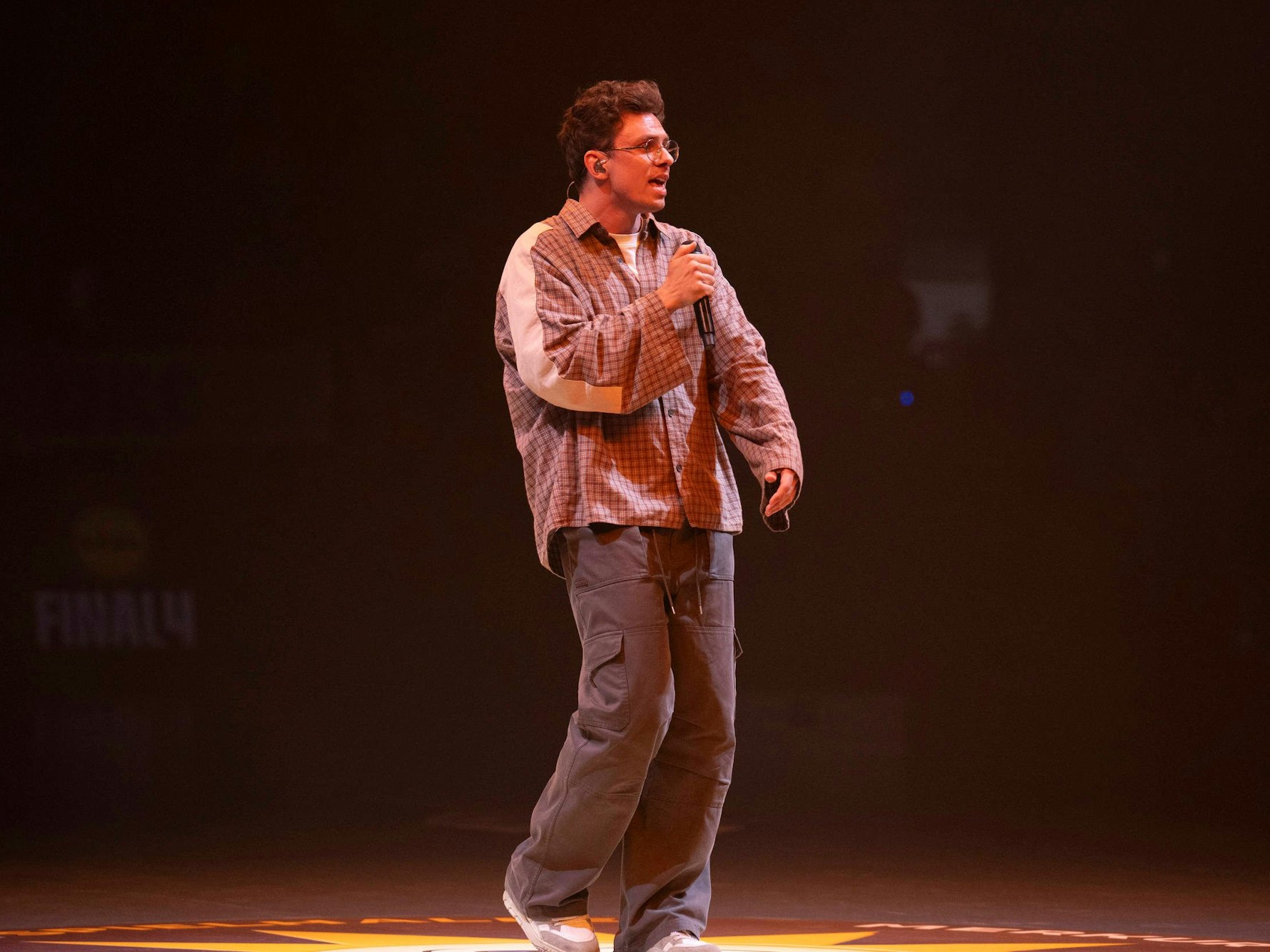 Kamrad singt in der Lanxess-Arena.