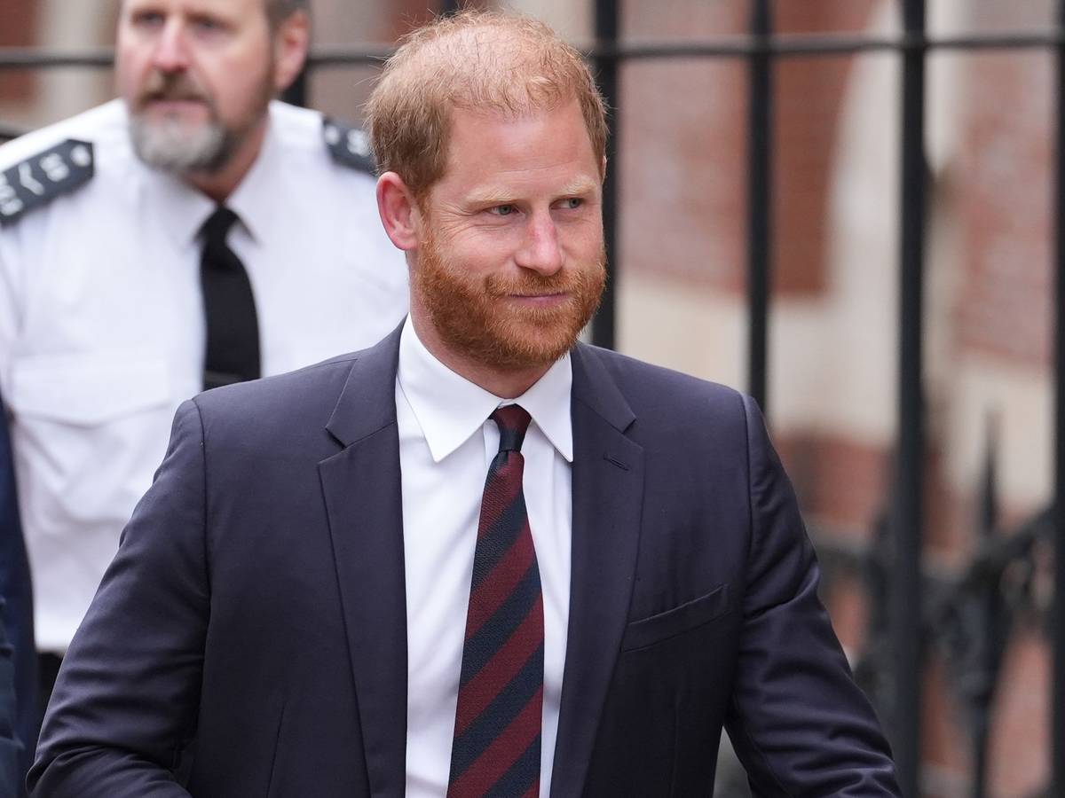 Prinz Harry kommt vor dem Royal Courts of Justice an. Harry streitet sich mit dem britischen Innenministerium über seine Sicherheitsvorkehrungen.