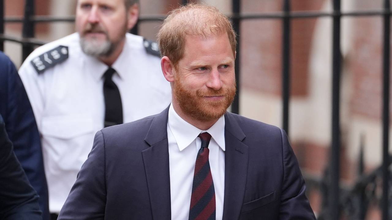 Prinz Harry kommt vor dem Royal Courts of Justice an. Harry streitet sich mit dem britischen Innenministerium über seine Sicherheitsvorkehrungen.