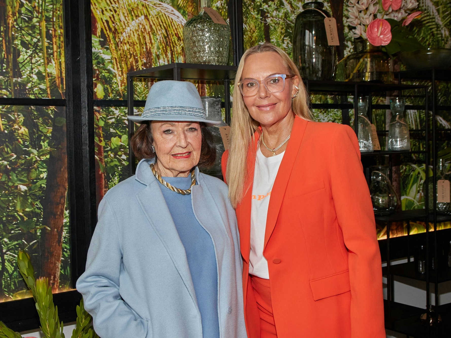 Natascha Ochsenknecht mit ihrer Mutter Bärbel Wierichs im April 2023. Beide trauern nun um den Bruder und Sohn.