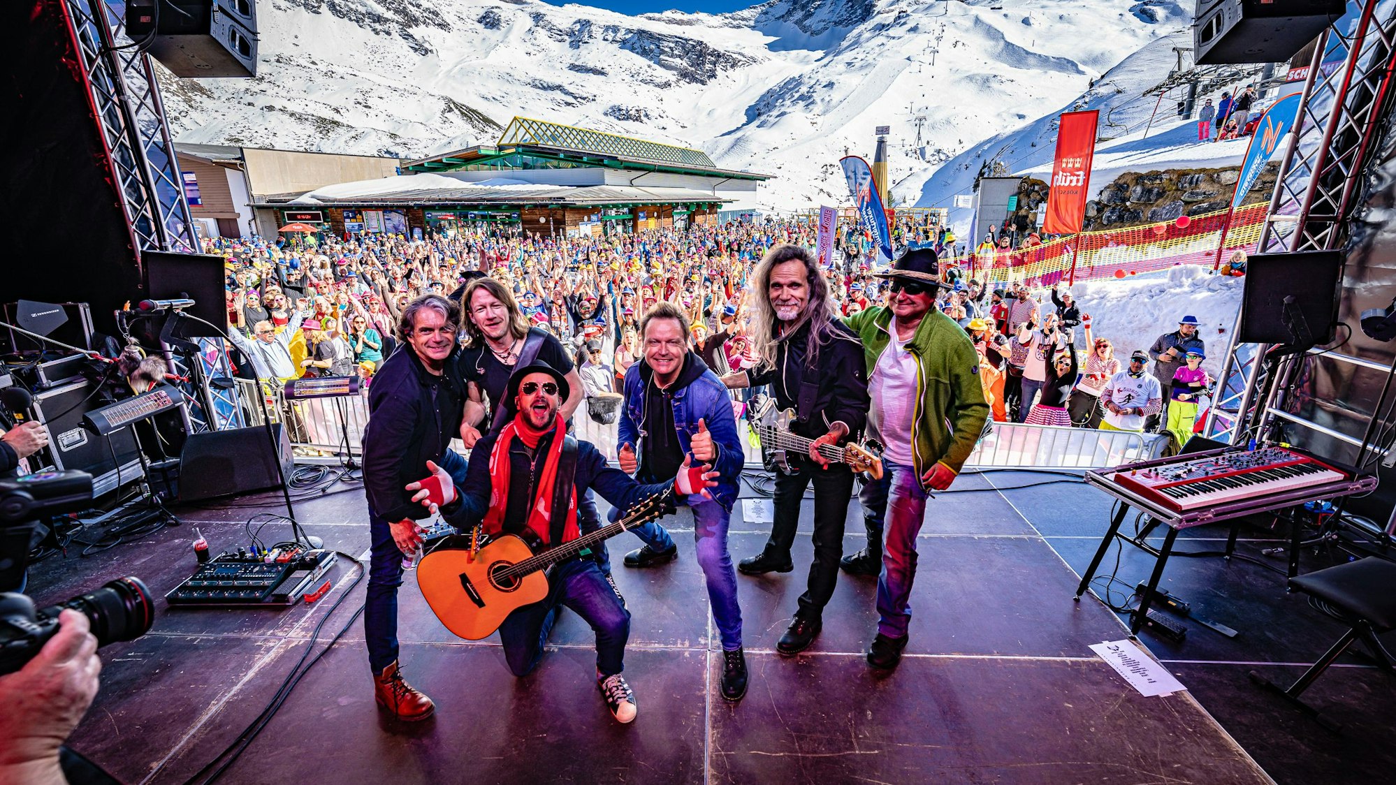 Die Bläck Fööss auf der Bühne in Hintertux.