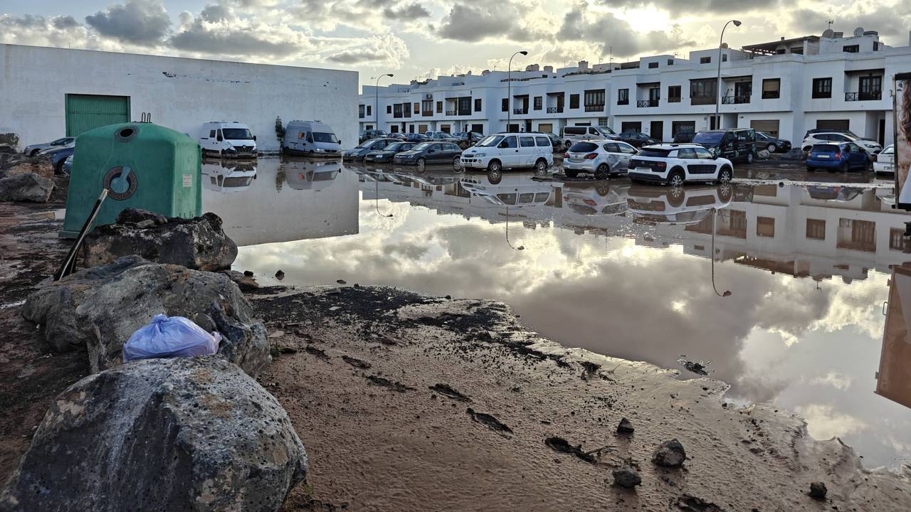 Auf Lanzarote sind die Folgen schwerer Überschwemmungen zu sehen.