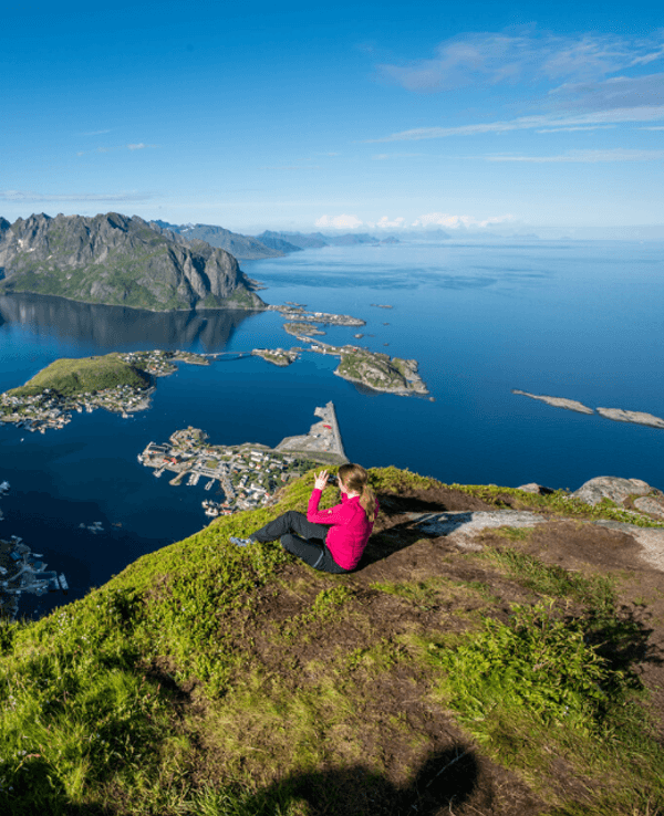 Bild vom Ausblick vom Berg Reinebringen auf den Lofoten.
