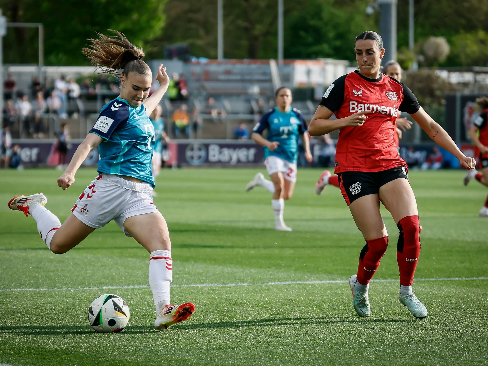 Alena Bienz (l.) in Aktion.