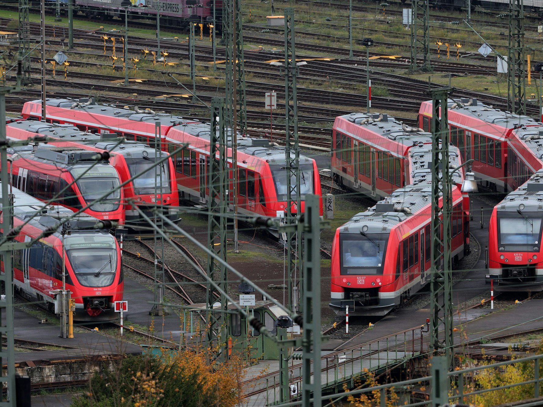 Vorfeld Bahnhof Messe/Deutz, DB, Vareo, 11.11.2023, Bild: Herbert Bucco