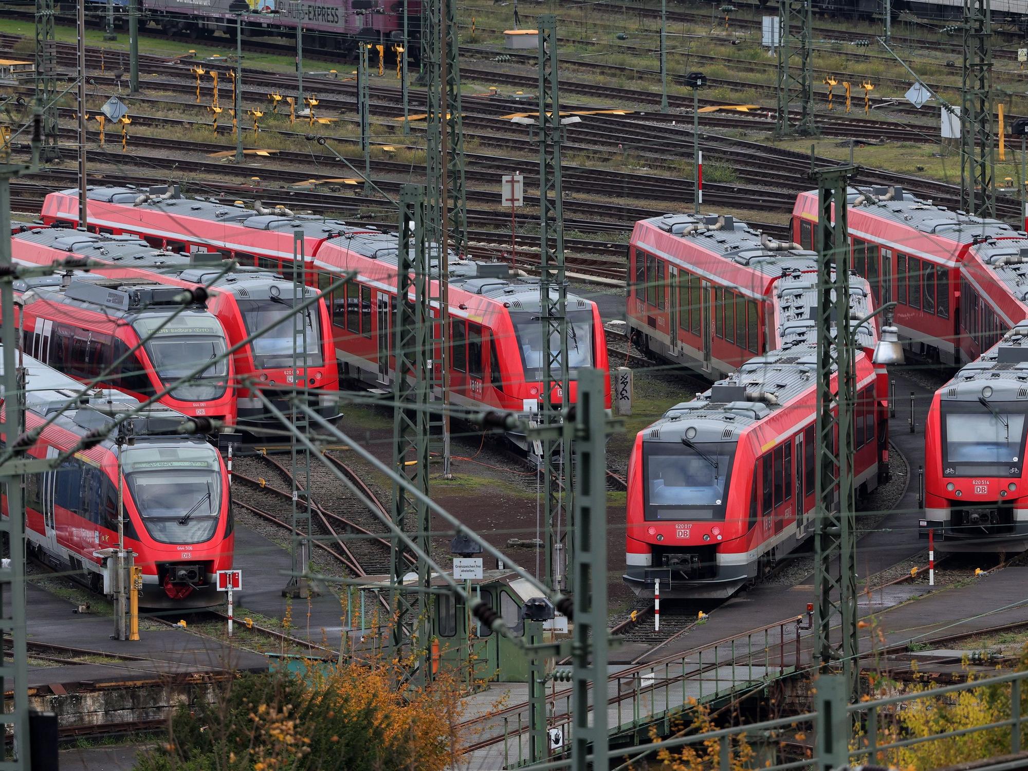 Vorfeld Bahnhof Messe/Deutz, DB, Vareo, 11.11.2023, Bild: Herbert Bucco