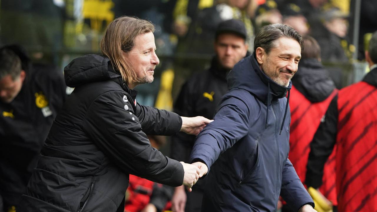 Bo Henriksen und Niko Kovac schütteln sich die Hände