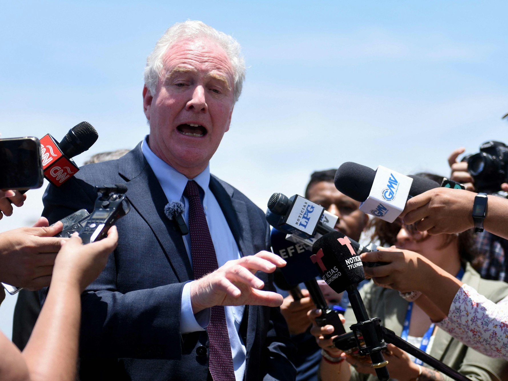US Senator Chris Van Hollen am 16. April 2025 bei seinem Besuch in El Salvador.