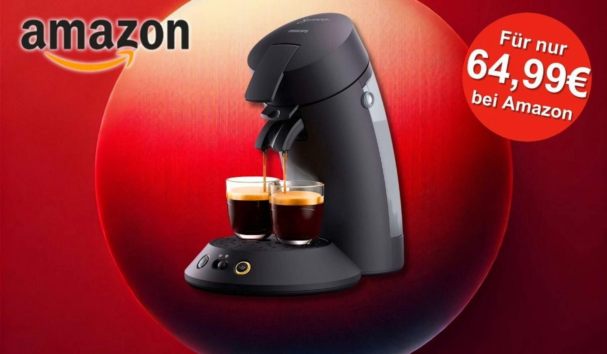 Die Philips Senseo Kaffeemaschine in Schwarz, wie sie gleichzeitig zwei Tassen Kaffee mit cremiger Schaumkrone zubereitet vor einem roten Hintergrund.