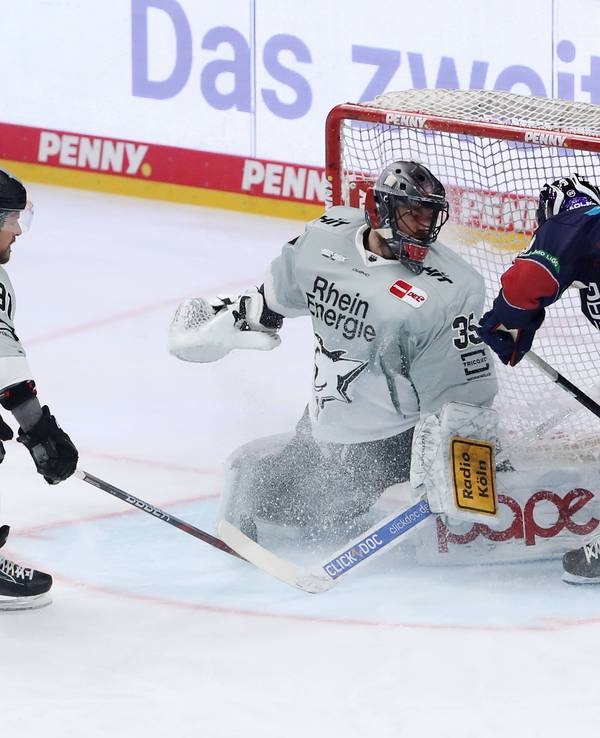 Moritz Müller während des Spiels gegen die Eisbären Berlin.
