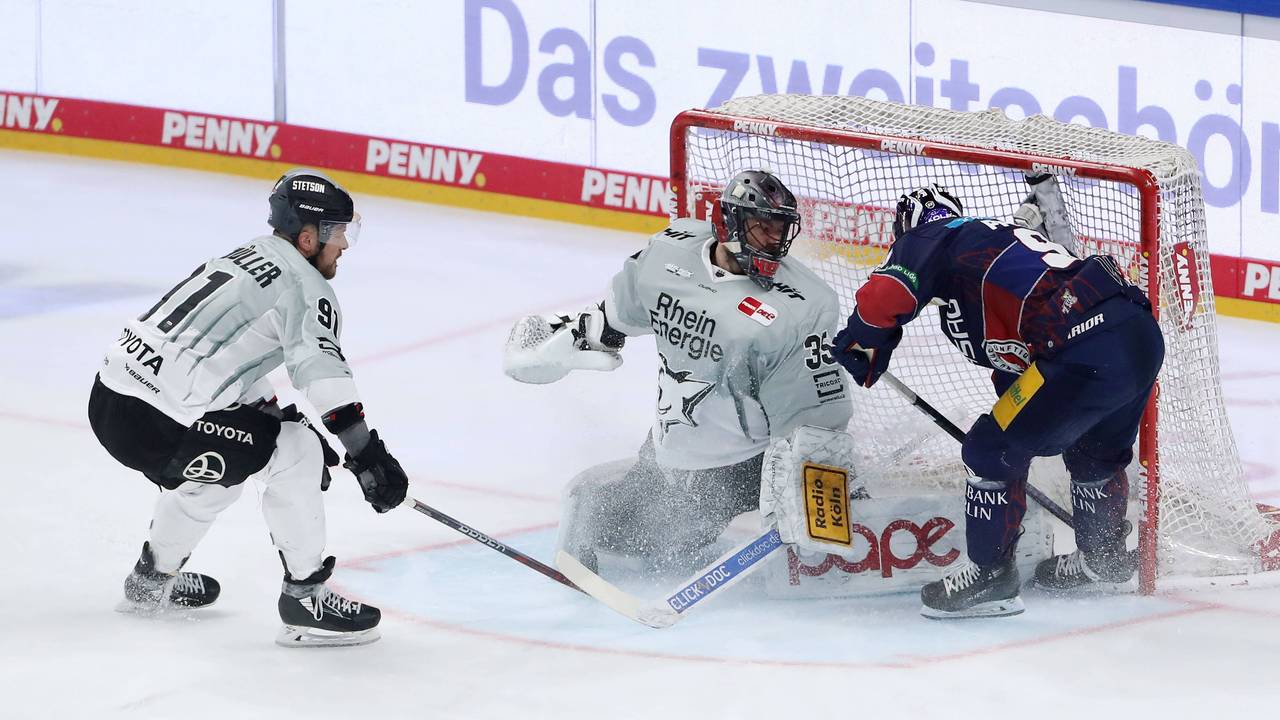 Moritz Müller während des Spiels gegen die Eisbären Berlin.