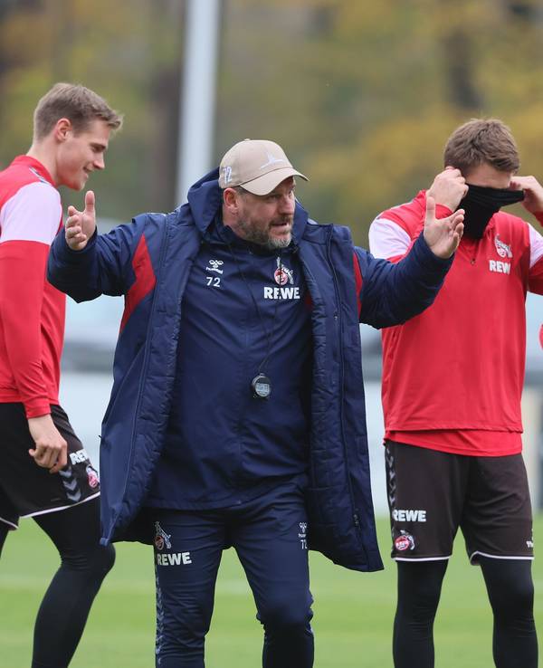 Steffen Baumgart als damaliger FC-Trainer am Geißbockheim.