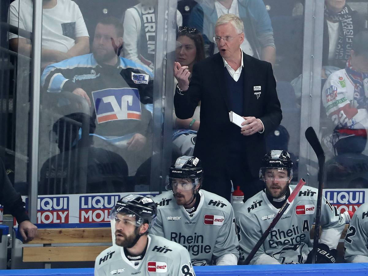 Kari Jalonen am 17. April 2025 beim Spiel der Kölner Haie gegen die Eisbären Berlin.