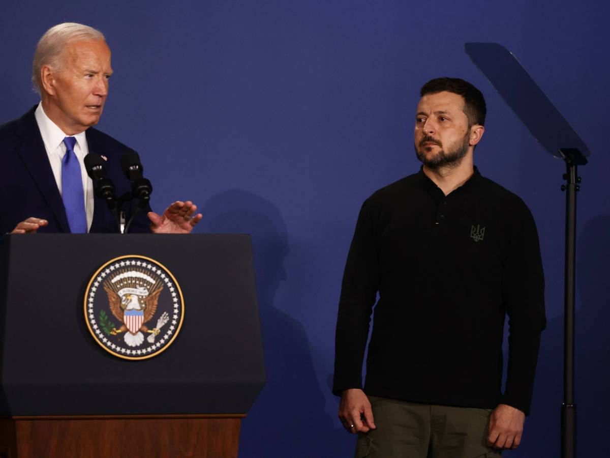 Joe Biden spricht bei einer Ukraine-Konferenz.