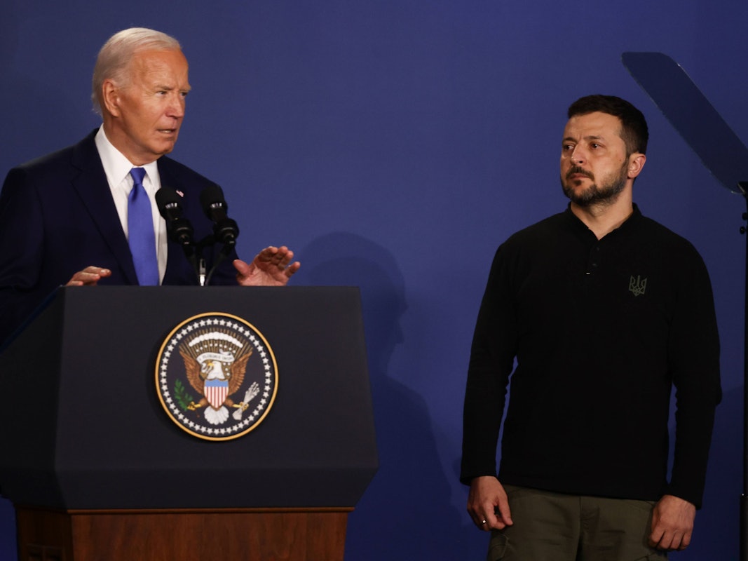 Joe Biden spricht bei einer Ukraine-Konferenz.