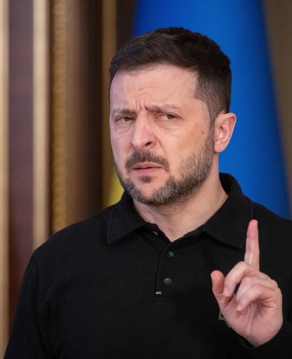 Der ukrainische Präsident Wolodymyr Selenskyj spricht während einer Pressekonferenz.