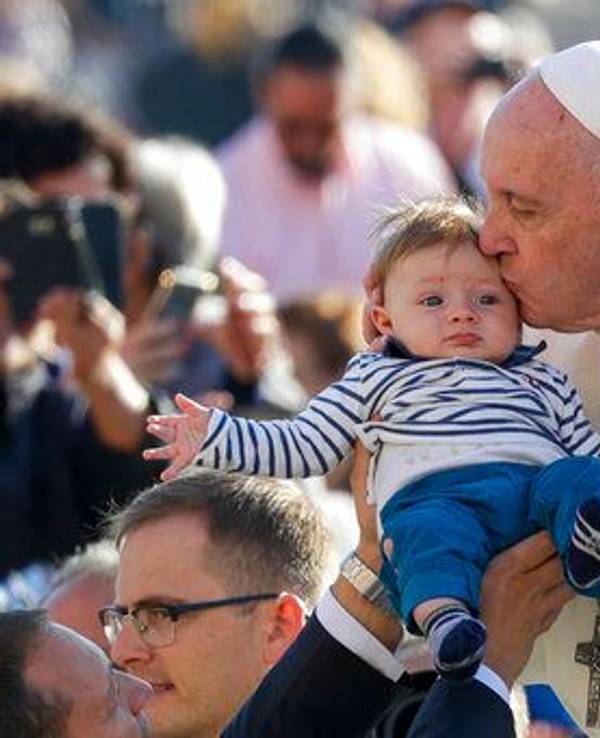Papst Franziskus, das Oberhaupt von weltweit 1,4 Milliarden Katholiken, starb am Montag im Alter von 88 Jahren, wie der Vatikan mitteilte.