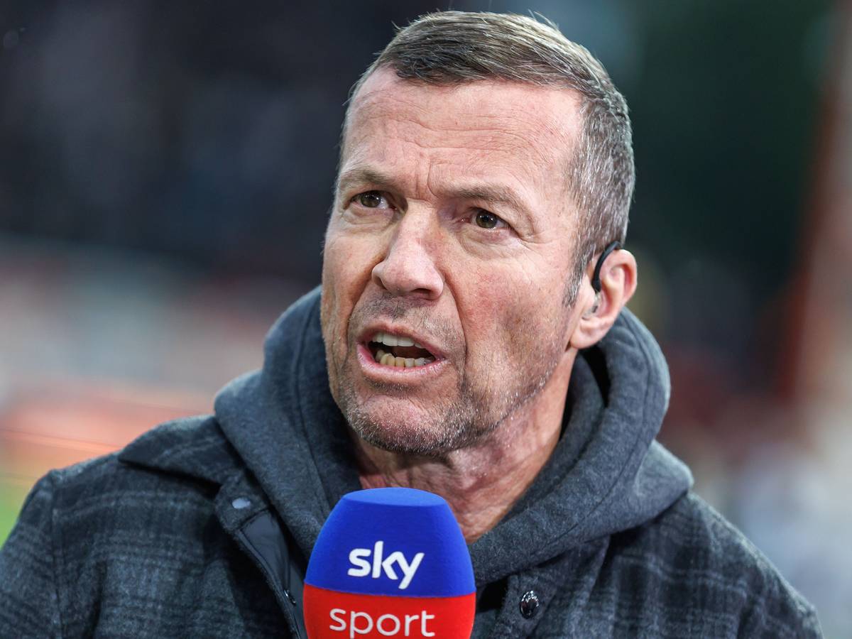 Fußballexperte Lothar Matthäus spricht im Interview vor Spielbeginn.